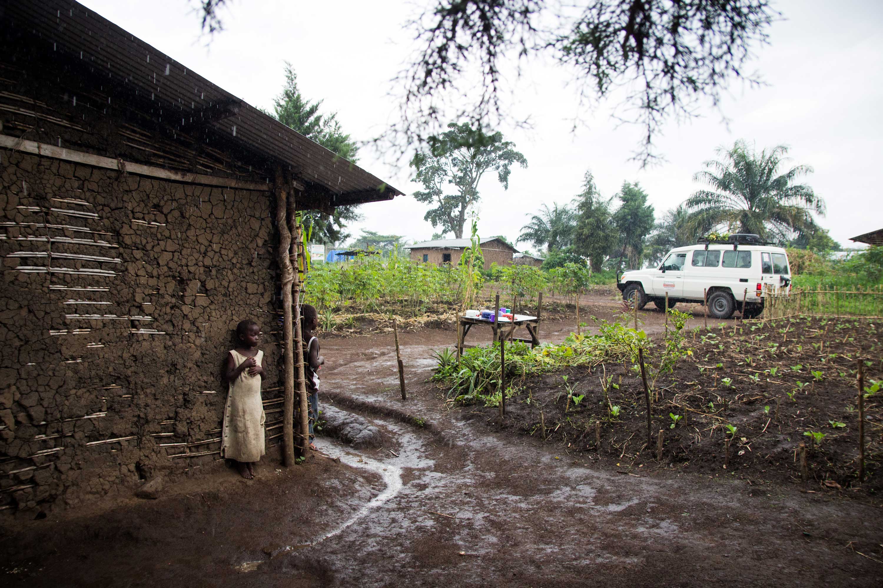 Help transform the village of Azoo, DRC