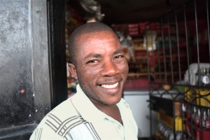 Meet Damas: With his loan he was able to purchase a larger refrigerator for his shop. Now he has a larger inventory and is doing well.